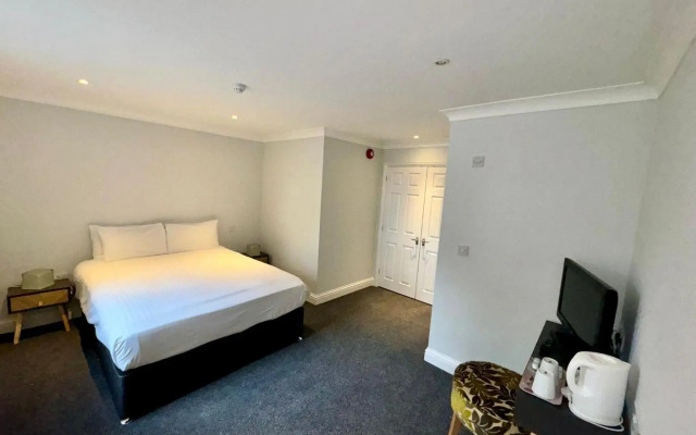 Marsh Farm Hotel