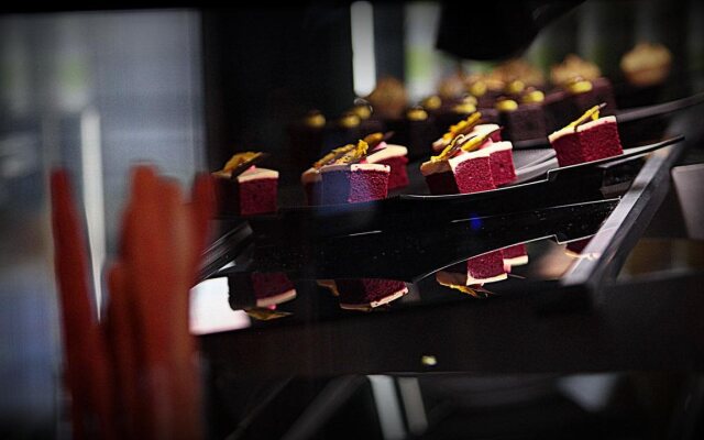 1969 Business Suites