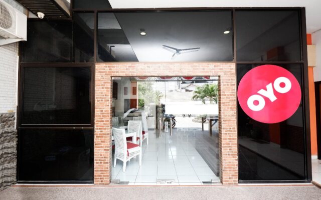 OYO 1251 Residence 8