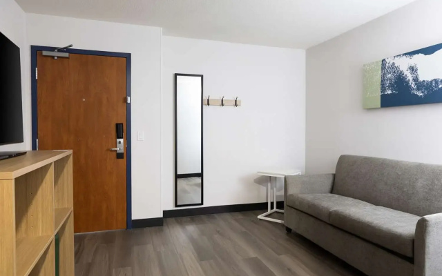 Spark by Hilton Guelph