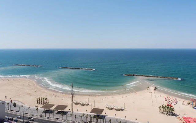 Luxurious Apt W Panoramic Sea View - 75m