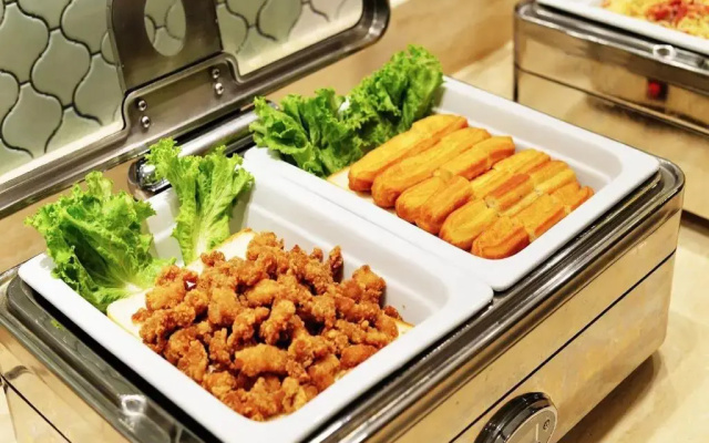 Ibis Qingdao Donghai