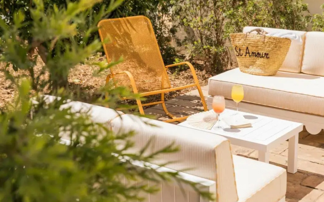 Hôtel La Tartane Saint -Tropez