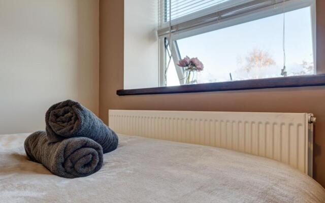 Cosy 2 bed home CHESTERFIELD