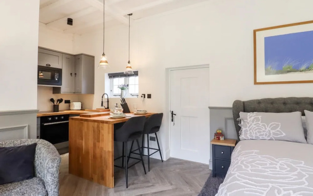 The Snug at Pickelden Farmhouse