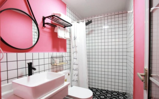 Love Flower Hostel