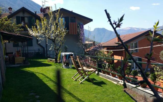 Mella house garden relax