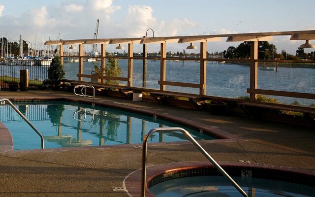 Executive Inn & Suites Embarcadero Cove