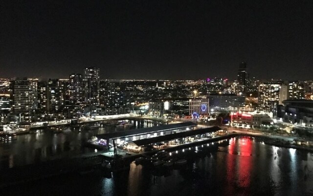 Melbourne Docklands Convesso Seaview Apartment