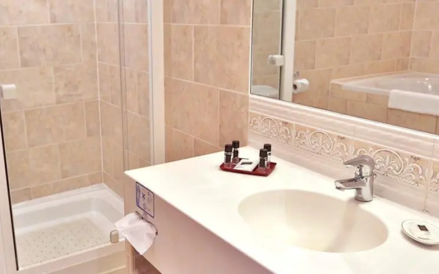 Best Western Three Swans Hotel