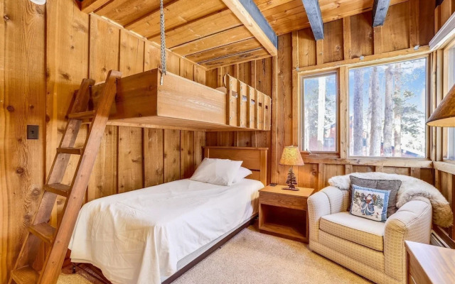 Red Feather 5 Bedroom Home by Redawning