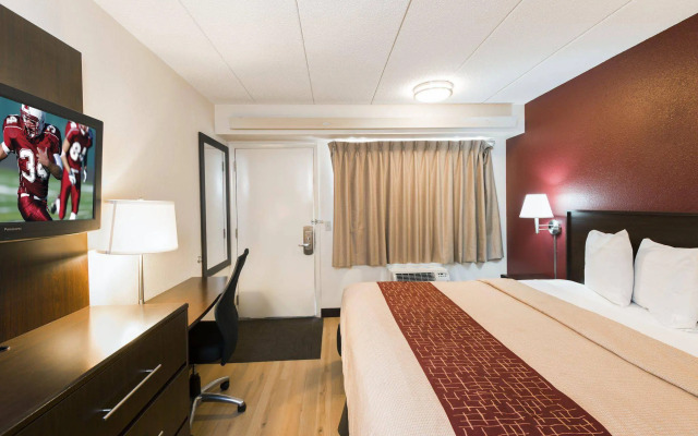 Red Roof Inn PLUS+ St Louis - Forest Park/ Hampton Ave
