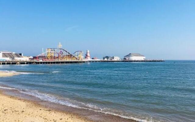 Lovely family home, 5 minutes from the beach
