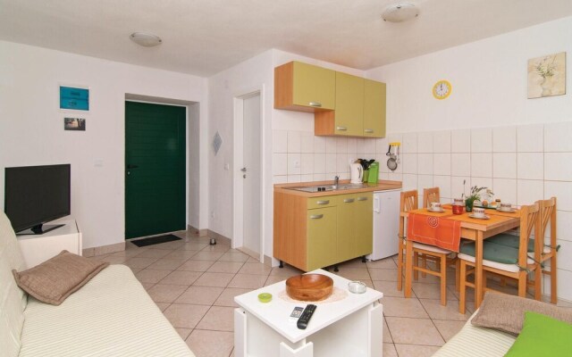 Stunning Apartment in Bol With 1 Bedrooms and Wifi