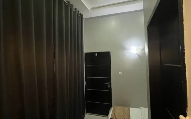 R-Oak Hotels and Apartments