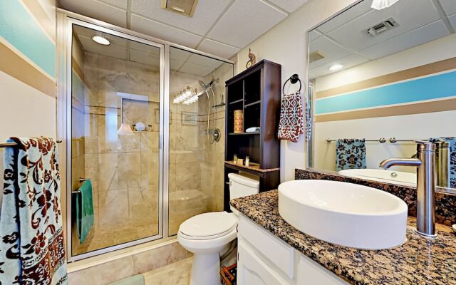 Bayside 2br W/ Pool, Hot Tub & Pier 2 Bedroom Condo