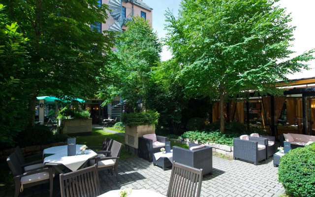 King's Hotel Center