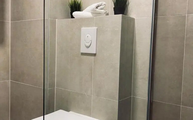 Jacuzzi Apartment Code 96