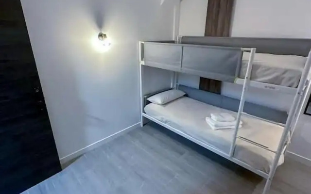 ZUR Boutique Hostel
