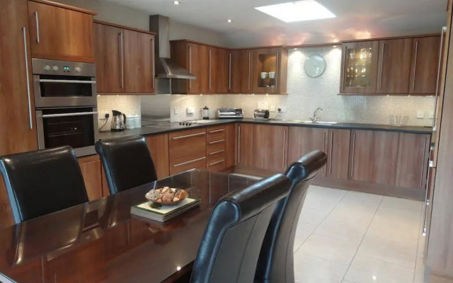 Meadow View Apartment