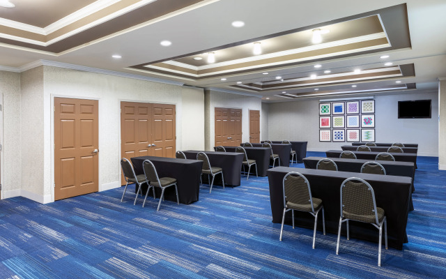 HOLIDAY INN EXP STES SPACE CTR by IHG