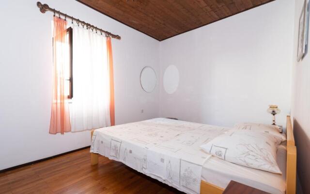 Lovely 2-bedroom Apartment Sonia, Sleeps 6