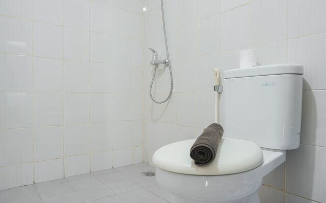 Scenic And Strategic Studio Amethyst Apartment