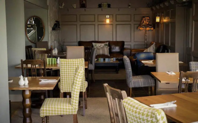 Shard Riverside Hotel, Bar & Restaurant