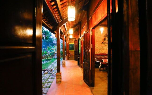 Bis House