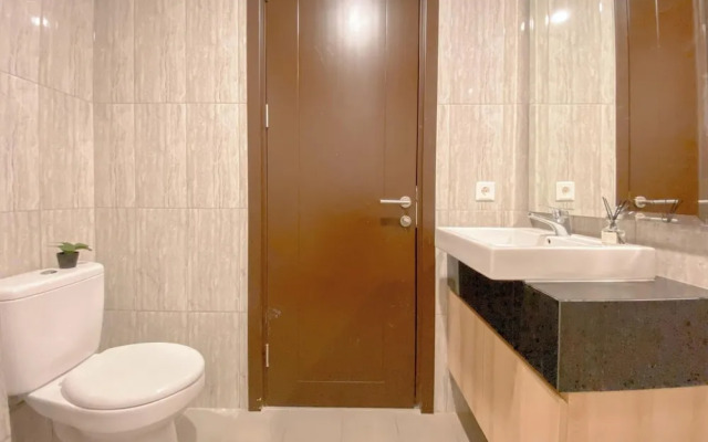 Spacious And Homey Studio At Cleon Park Apartment