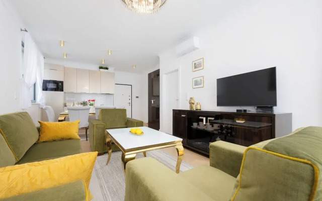 Grzybowska Elegant Apartment by Renters