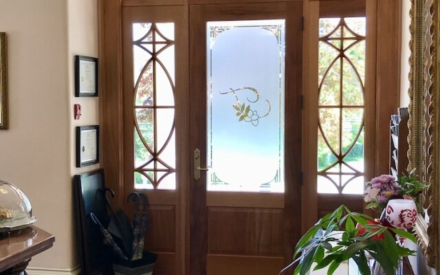 Tattingstone Inn