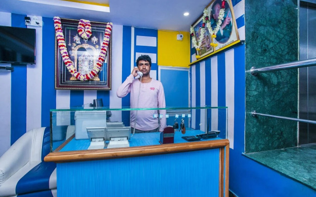 OYO 25036 Suraksha Residency