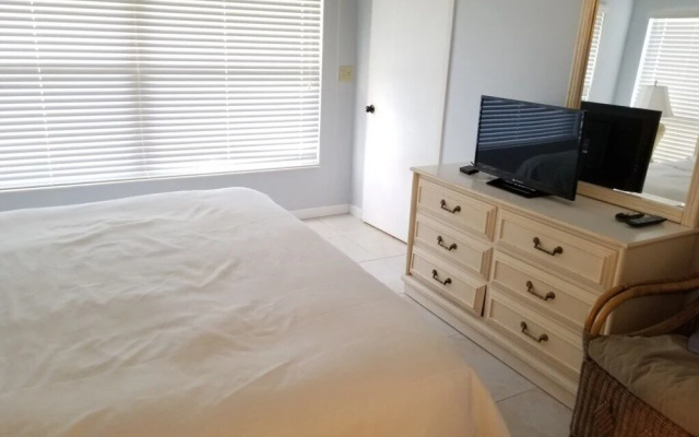 Sea Place 13137 2 Bedroom Condo by RedAwning