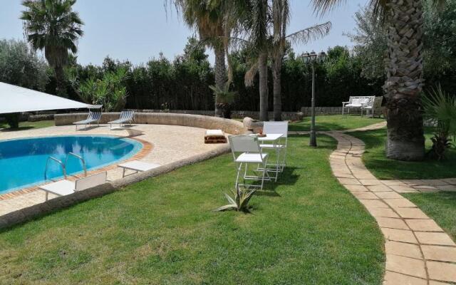 Bouganvillea house
