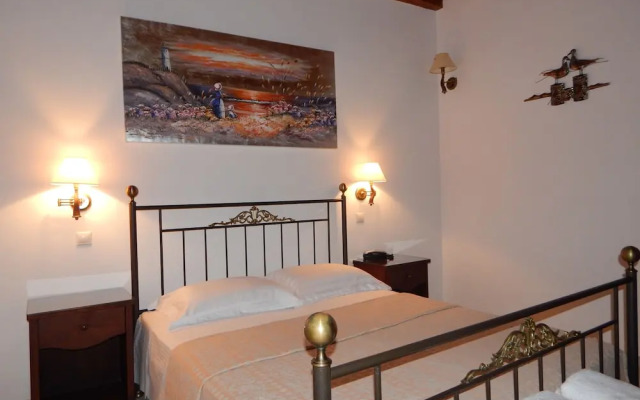 Tinos Suites & Apartments
