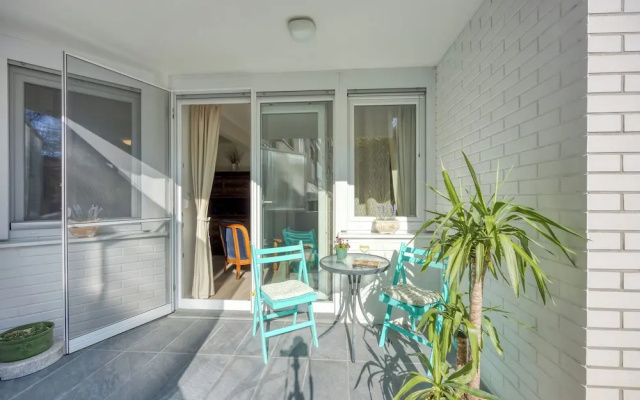 West Oasis With Terrace