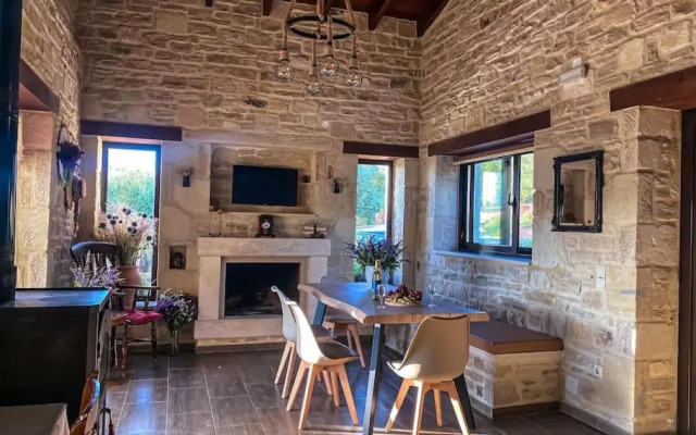 Olive Land - Γη Της Ελιας / Stone Villa.