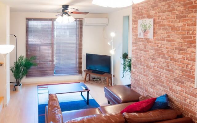 Convertel Higashi-Magome House