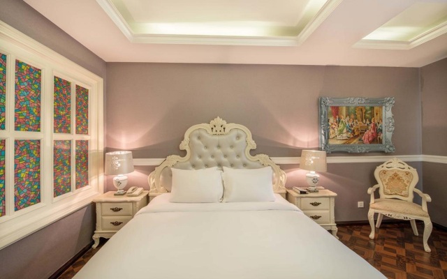 Me Saigon Boutique Hotel