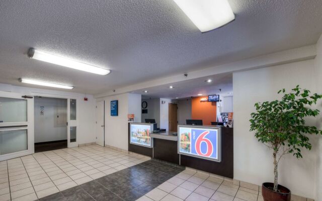 Motel 6 New Haven - Branford, CT