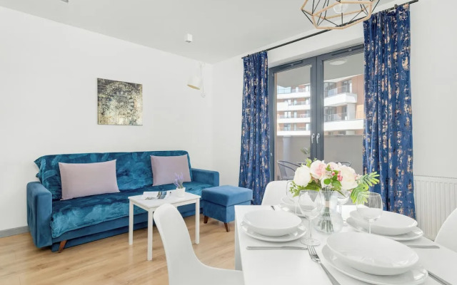 Cozy Apartment for 4 by Renters