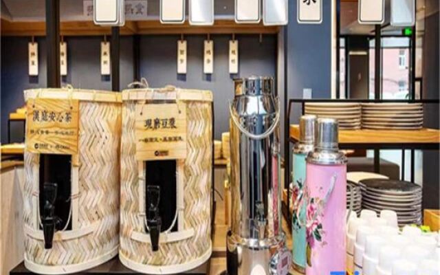 HanTing Hotel (Changchun Hongqijie Nanhu Square)