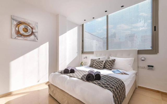 Renovated White House - Banana Beach