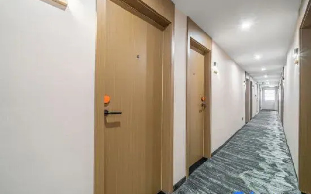 Cloud View Hotel