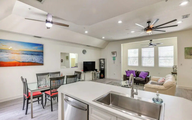Clearwater Beach Hideaway: Walkable Location!