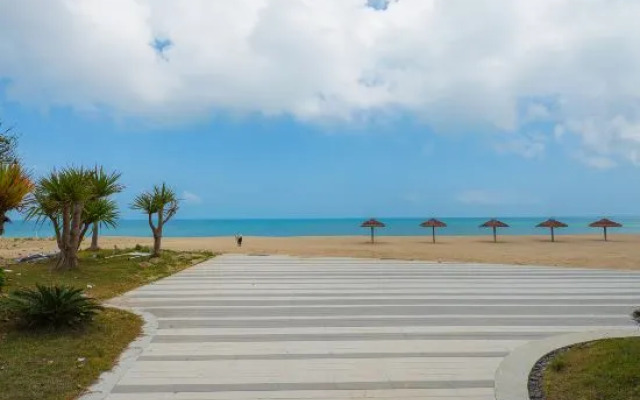 Shuangyuewan Qingfeng Xiaozhu Seaview Hotel (Honghai Jin'an Branch)