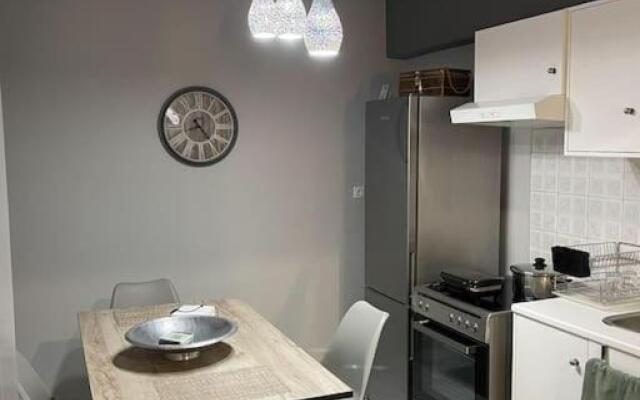 Central Modern Apartment Volos