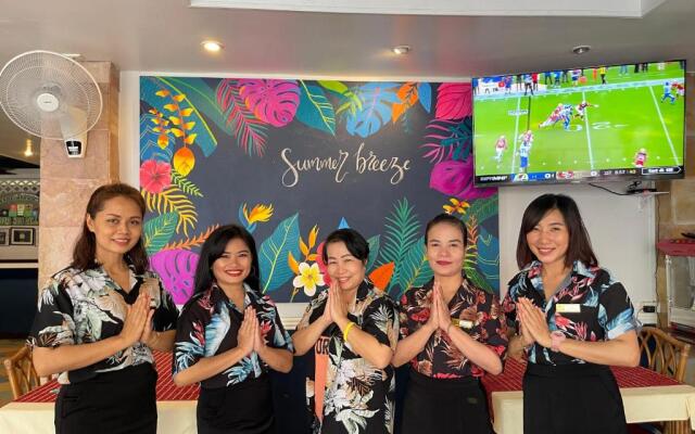 Summer Breeze Hotel