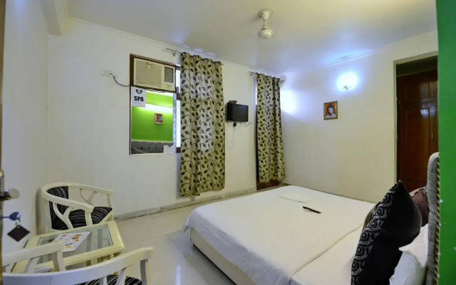 OYO 695 Hotel Silver Leaf